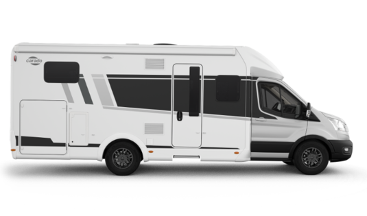 Carado camper, zijaanzicht van een halfintegraal camper op een witte achtergrond